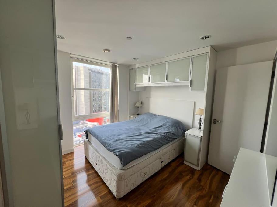 Apartment Spacious 2 Bedroom Flat Stunning Waterside View *