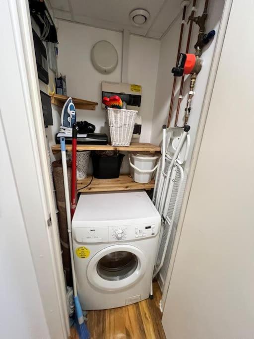 Apartment Spacious 2 Bedroom Flat Stunning Waterside View *